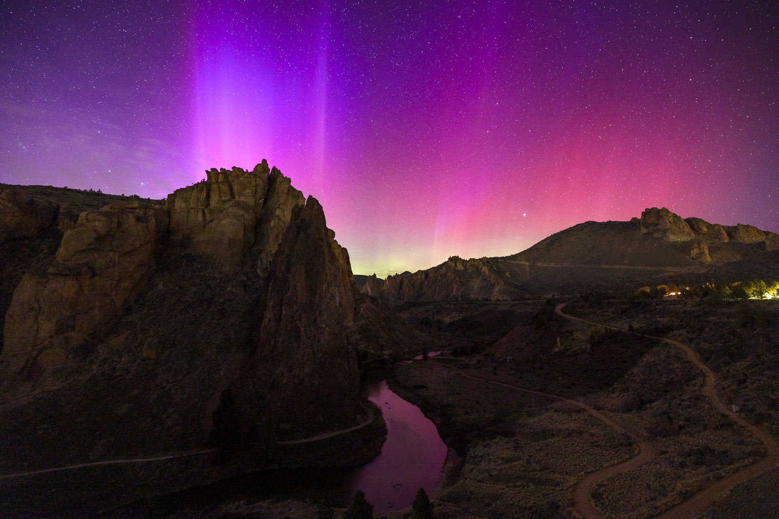 SMITH ROCK NORTHERN LIGHTS