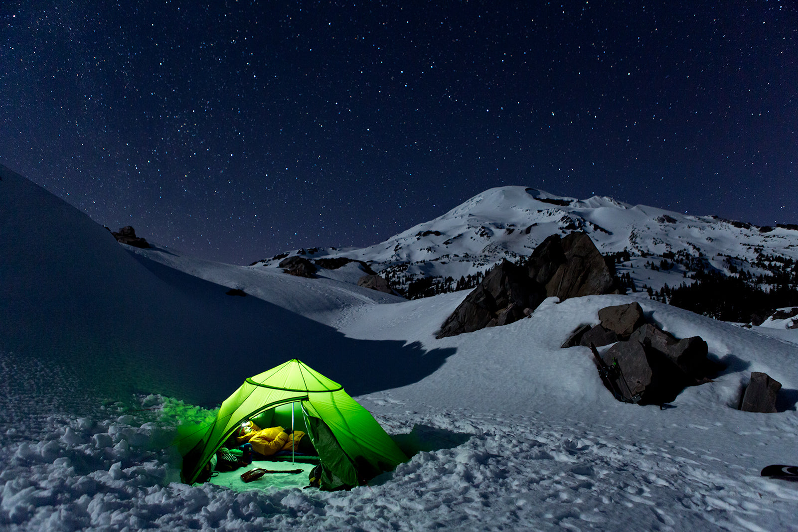 SNOW CAMPING